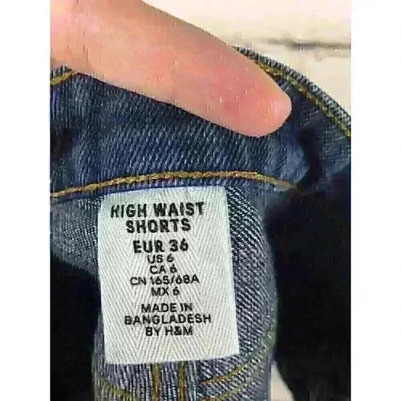 H & M Womens Size 6 Blue High Waist Short Cuffed Jean Shorts - Picture 3 of 4